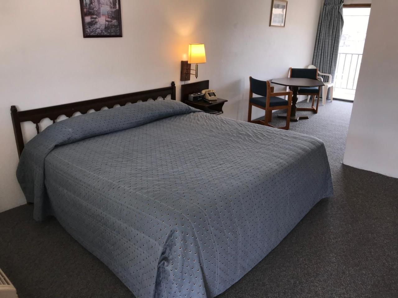 Riverview Motel Mammoth Spring 外观 照片